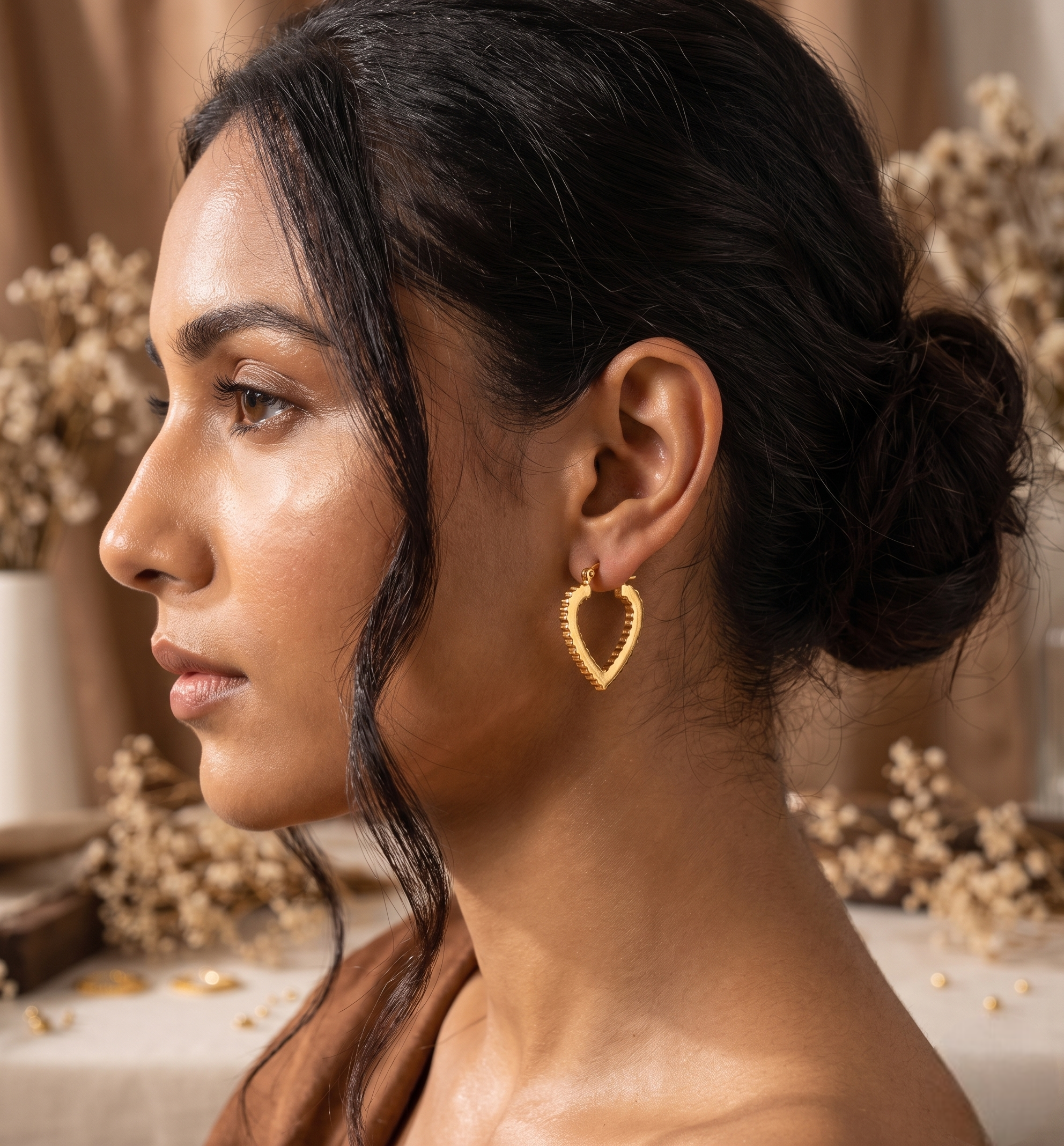 Gold Scalloped Heart Hoop Earrings