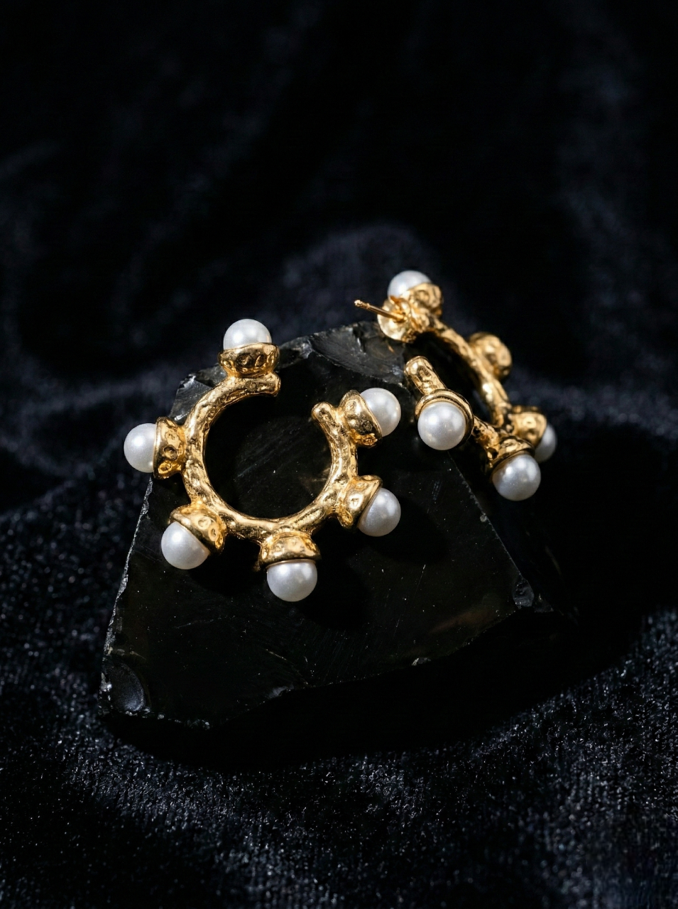 Gold Hammered Pearl Hoop Stud Earrings